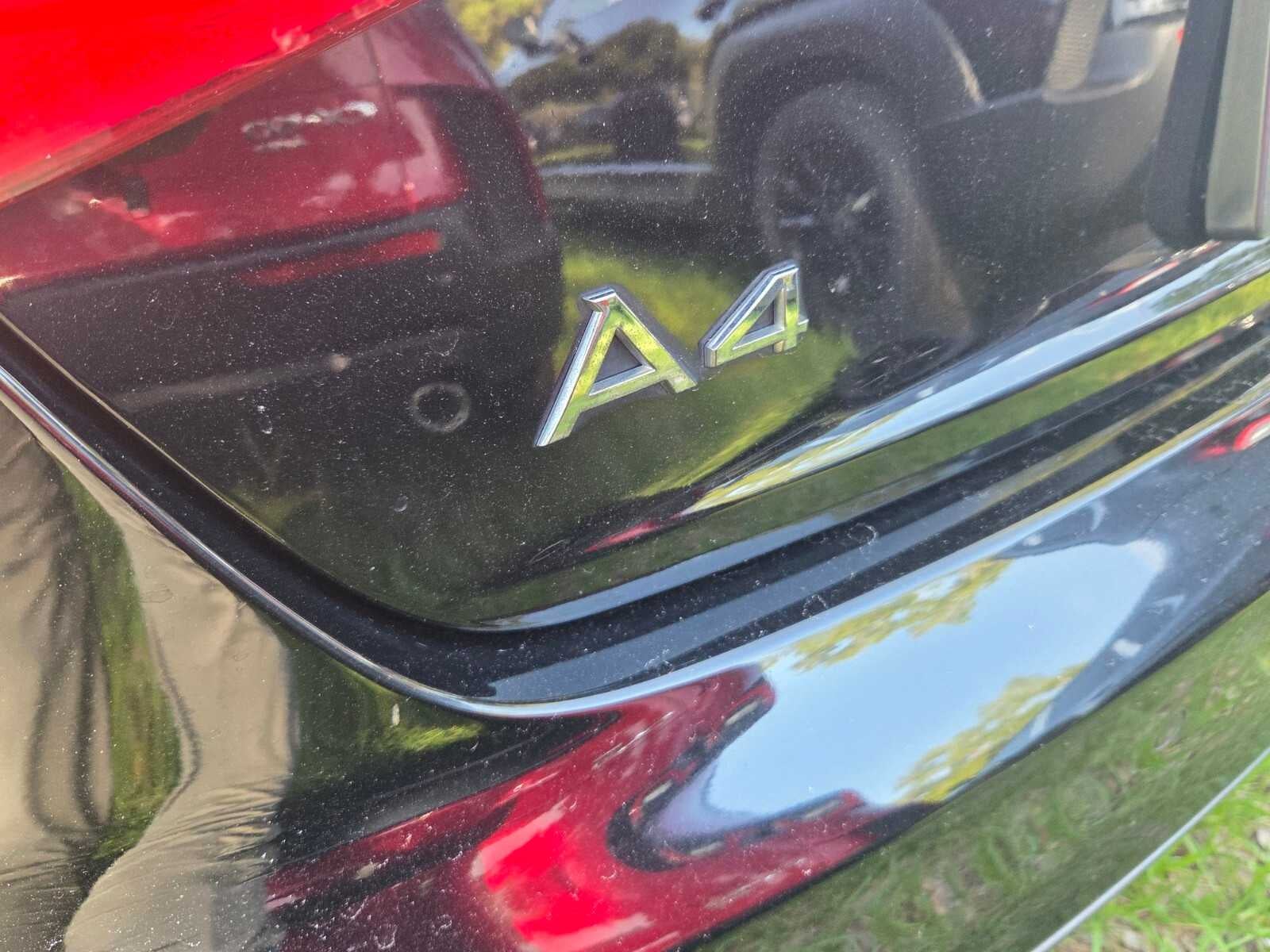2015 Audi A4 4dr Sdn Auto quattro 2.0T Prestige