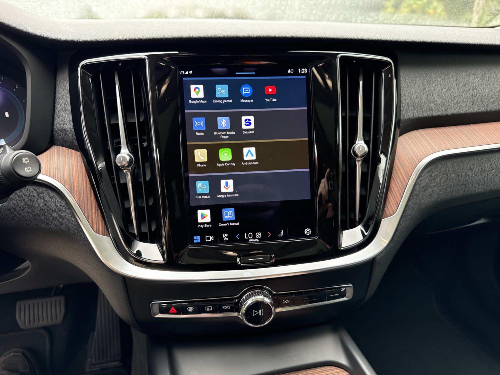 2023 Volvo V60 Cross Country B5 AWD Plus