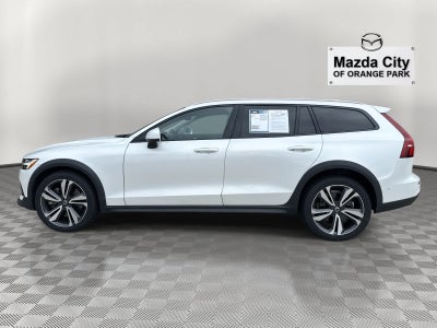 2023 Volvo V60 Cross Country B5 AWD Plus