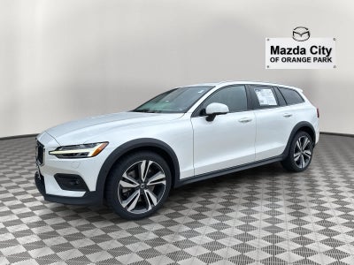 2023 Volvo V60 Cross Country B5 AWD Plus