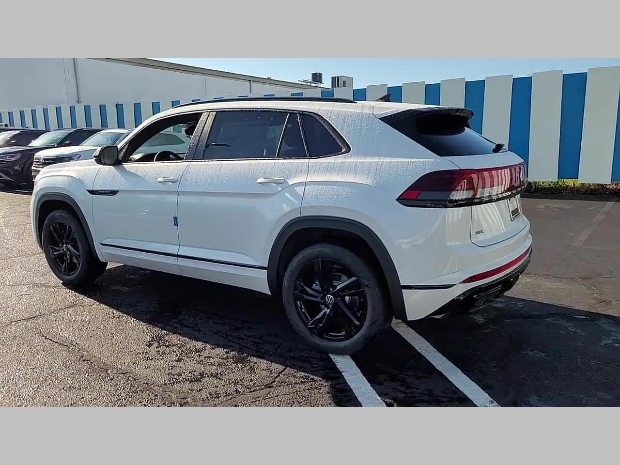 2026 Volkswagen Atlas Cross Sport 2.0T SEL R-Line Black