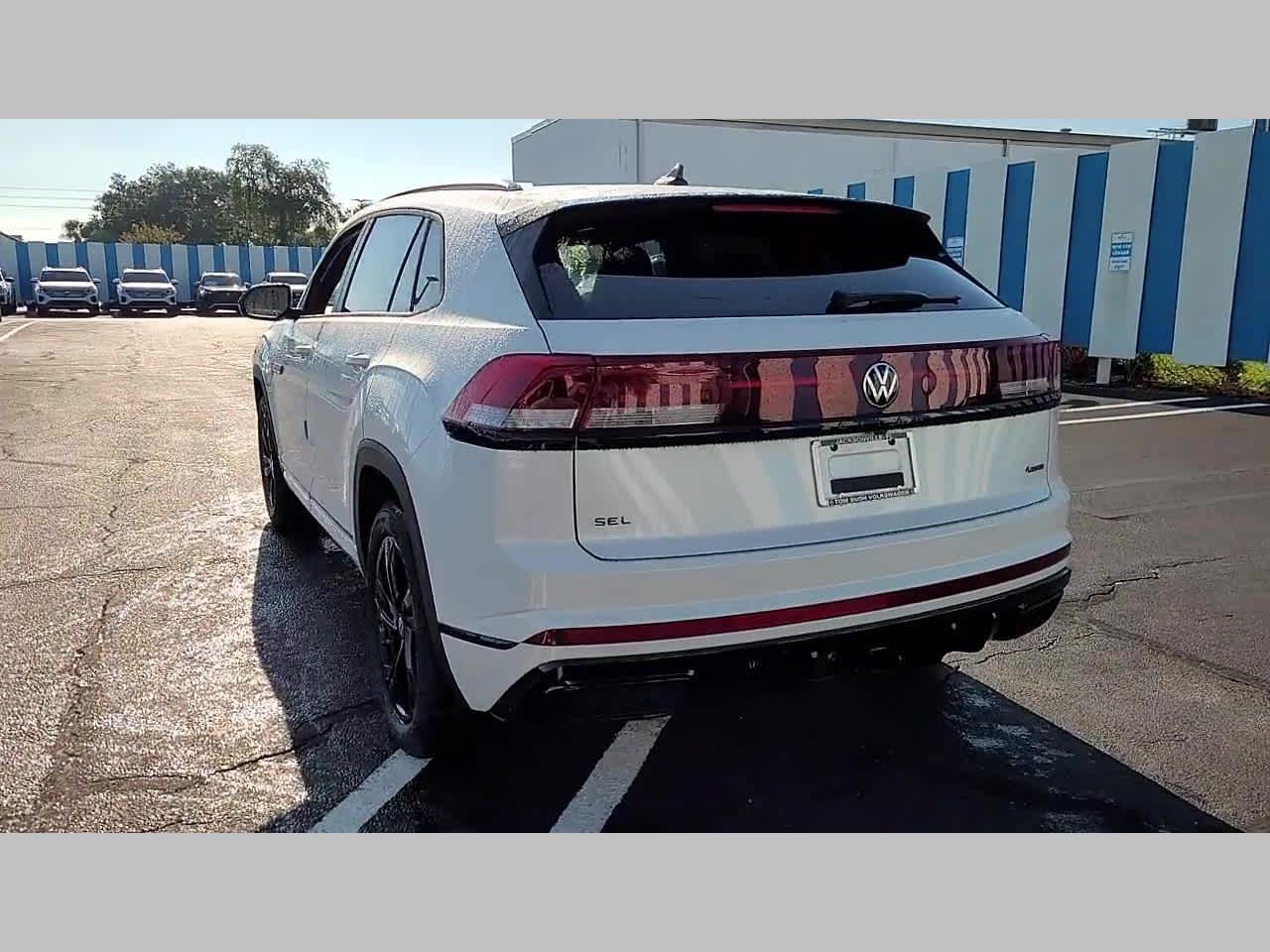 2026 Volkswagen Atlas Cross Sport 2.0T SEL R-Line Black