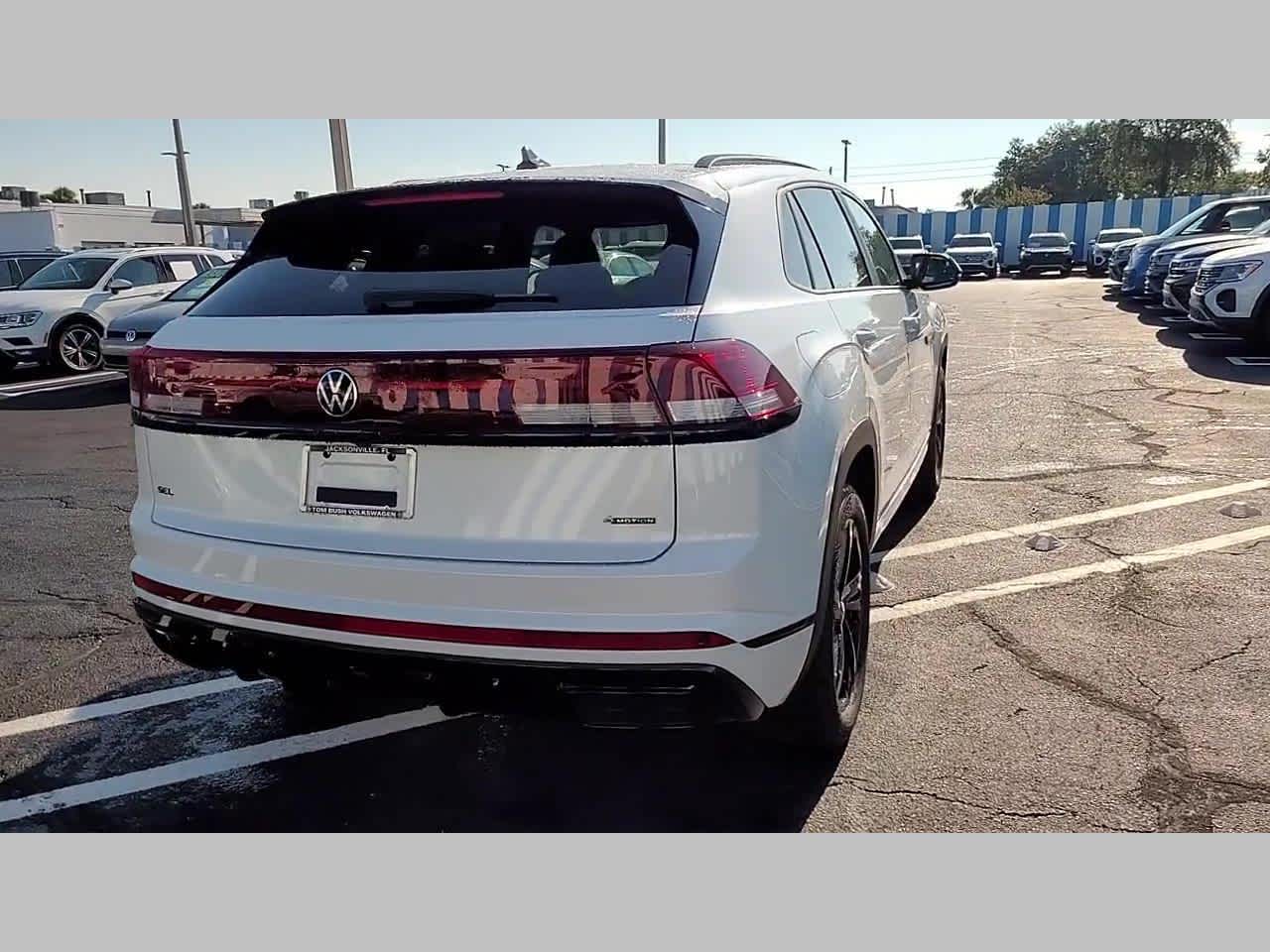 2026 Volkswagen Atlas Cross Sport 2.0T SEL R-Line Black