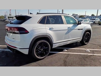 2026 Volkswagen Atlas Cross Sport 2.0T SEL R-Line Black