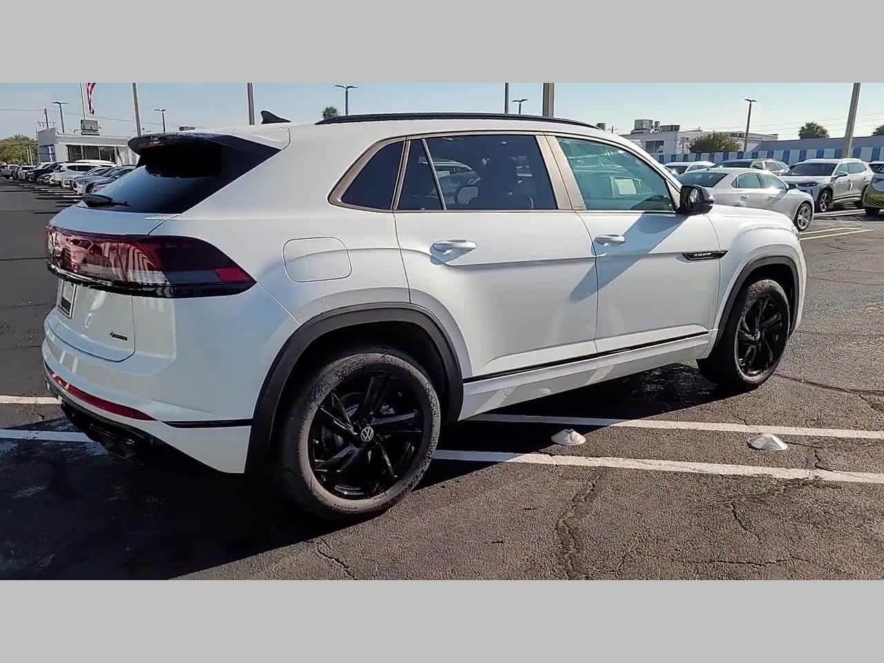 2026 Volkswagen Atlas Cross Sport 2.0T SEL R-Line Black