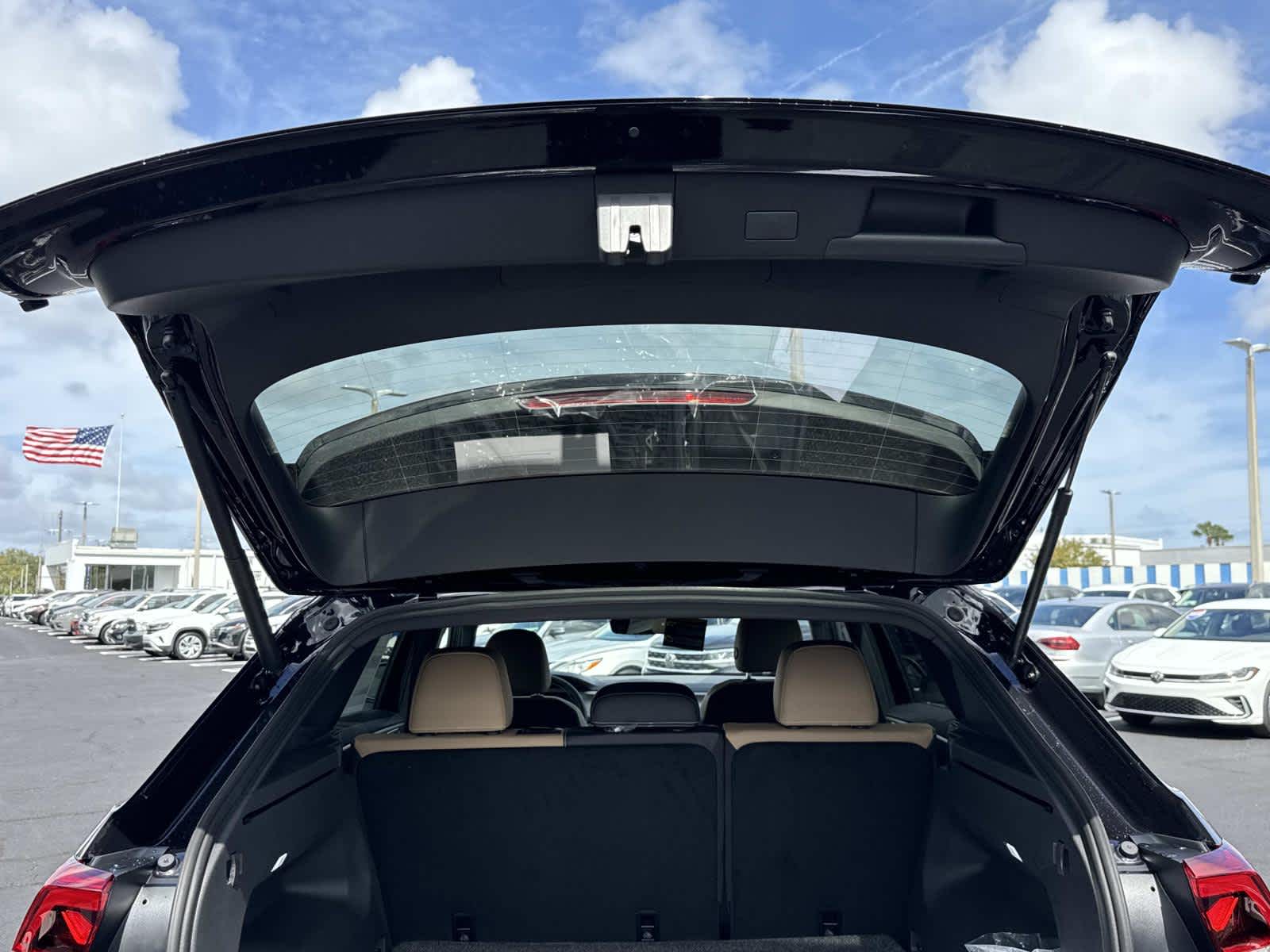 2026 Volkswagen Atlas Cross Sport 2.0T SE