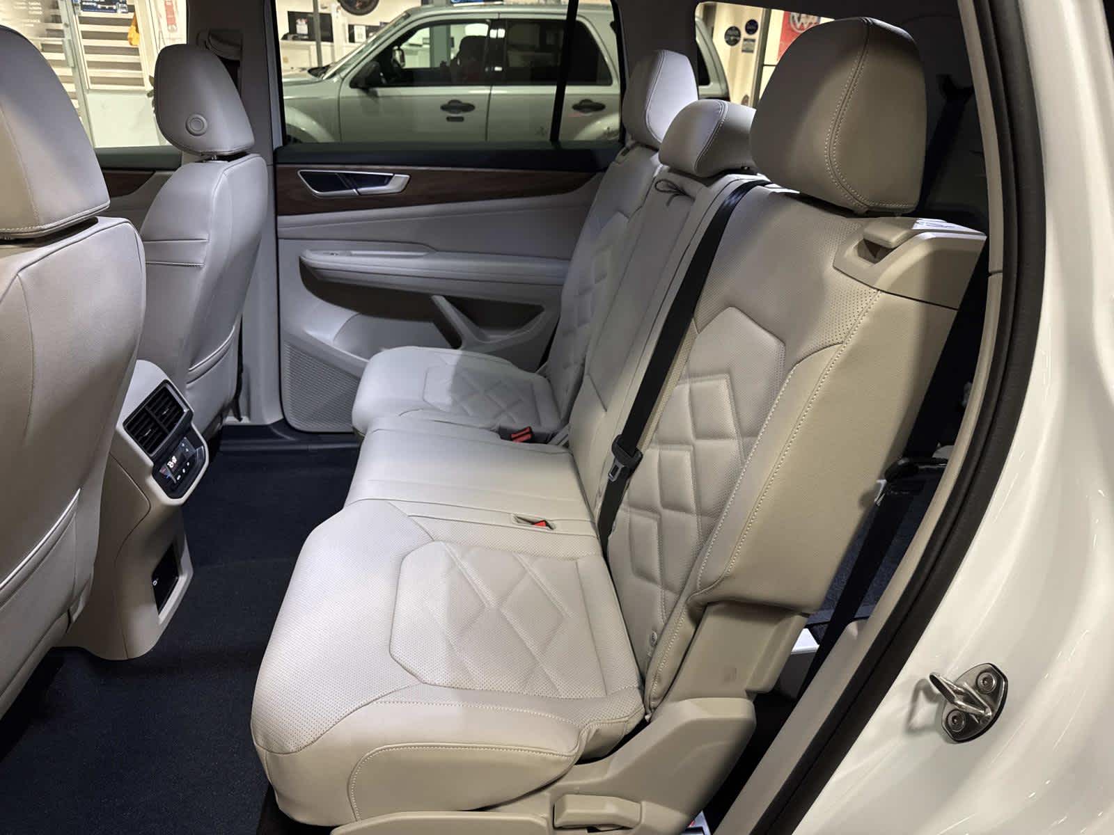 2026 Volkswagen Atlas 2.0T SE