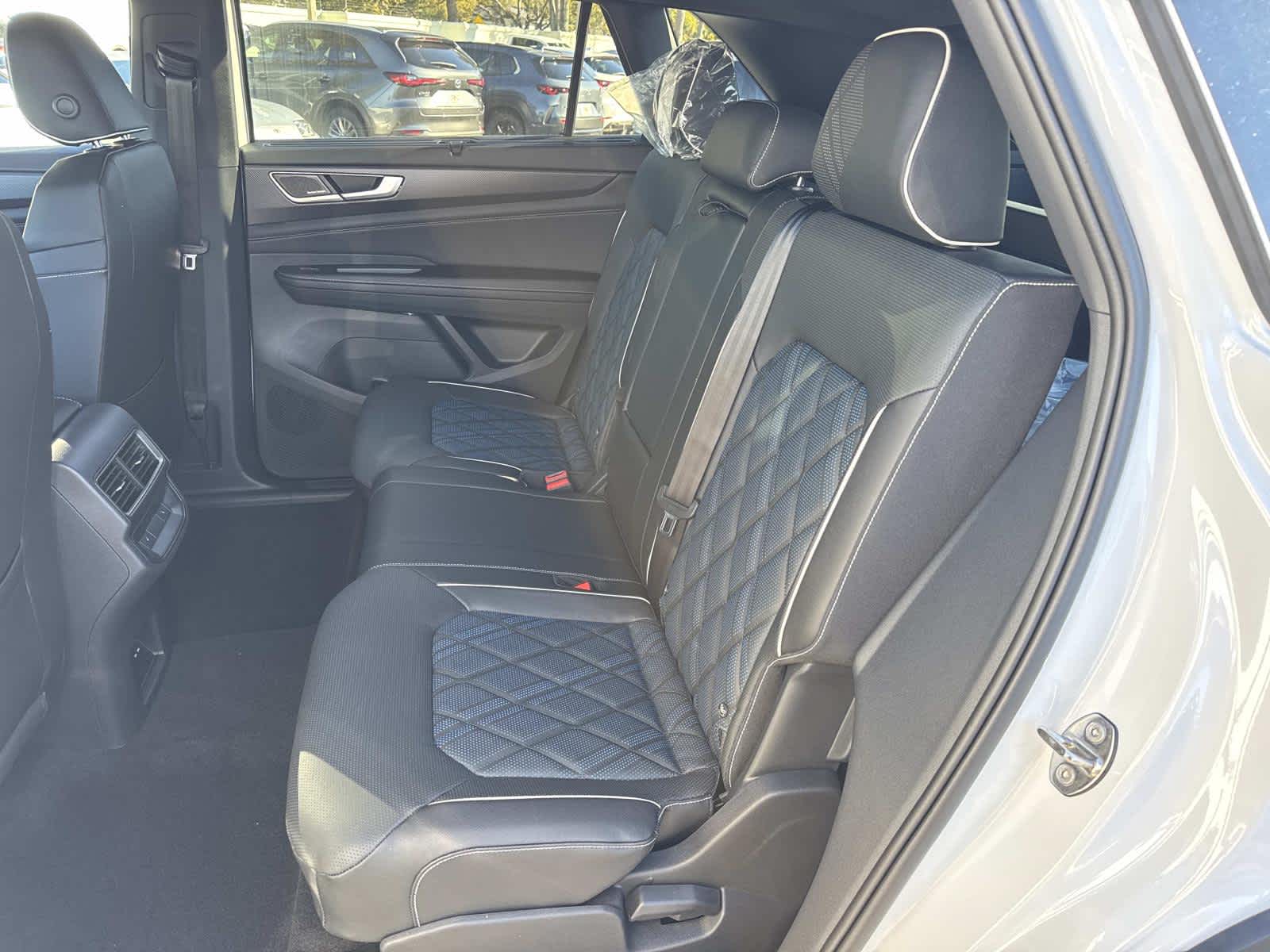 2026 Volkswagen Atlas Cross Sport 2.0T SEL Premium R-Line