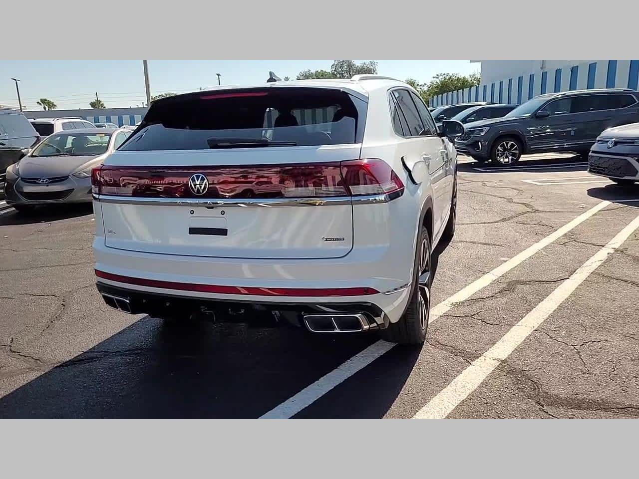 2026 Volkswagen Atlas Cross Sport 2.0T SEL Premium R-Line