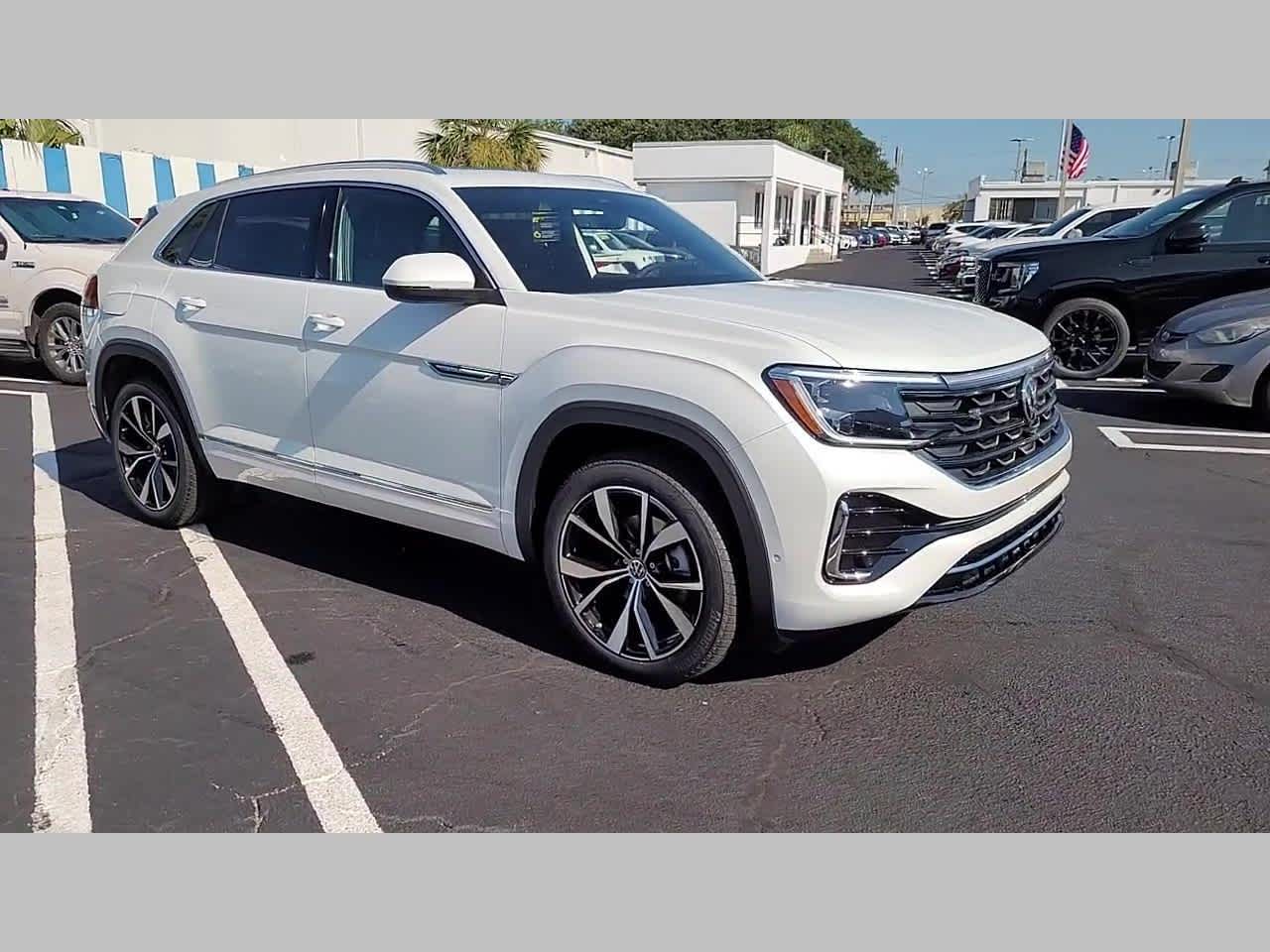 2026 Volkswagen Atlas Cross Sport 2.0T SEL Premium R-Line