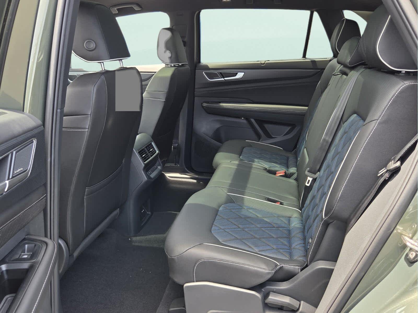 2026 Volkswagen Atlas Cross Sport 2.0T SEL Premium R-Line