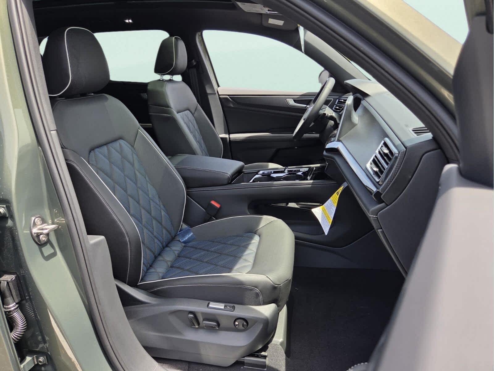 2026 Volkswagen Atlas Cross Sport 2.0T SEL Premium R-Line