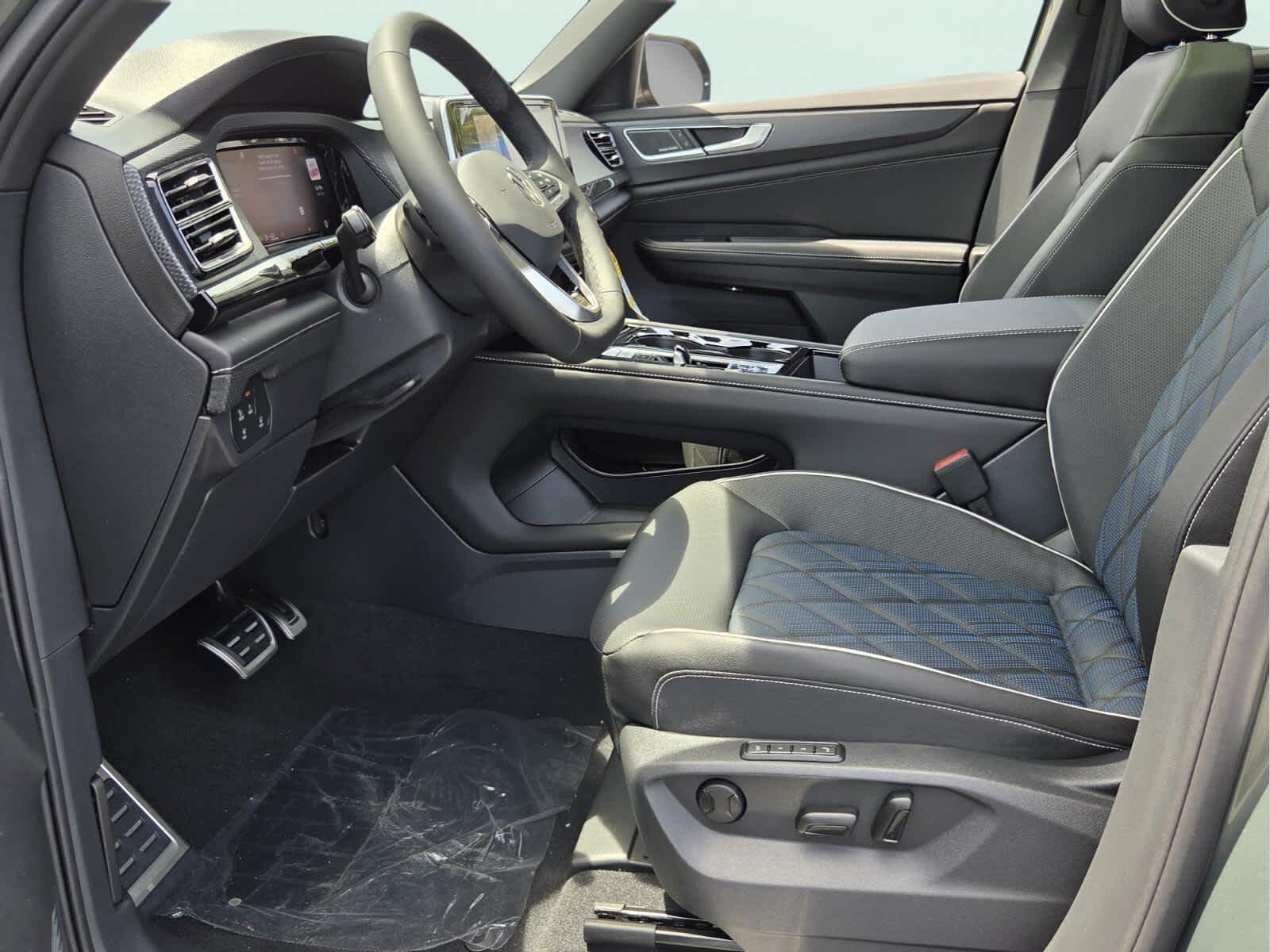 2026 Volkswagen Atlas Cross Sport 2.0T SEL Premium R-Line