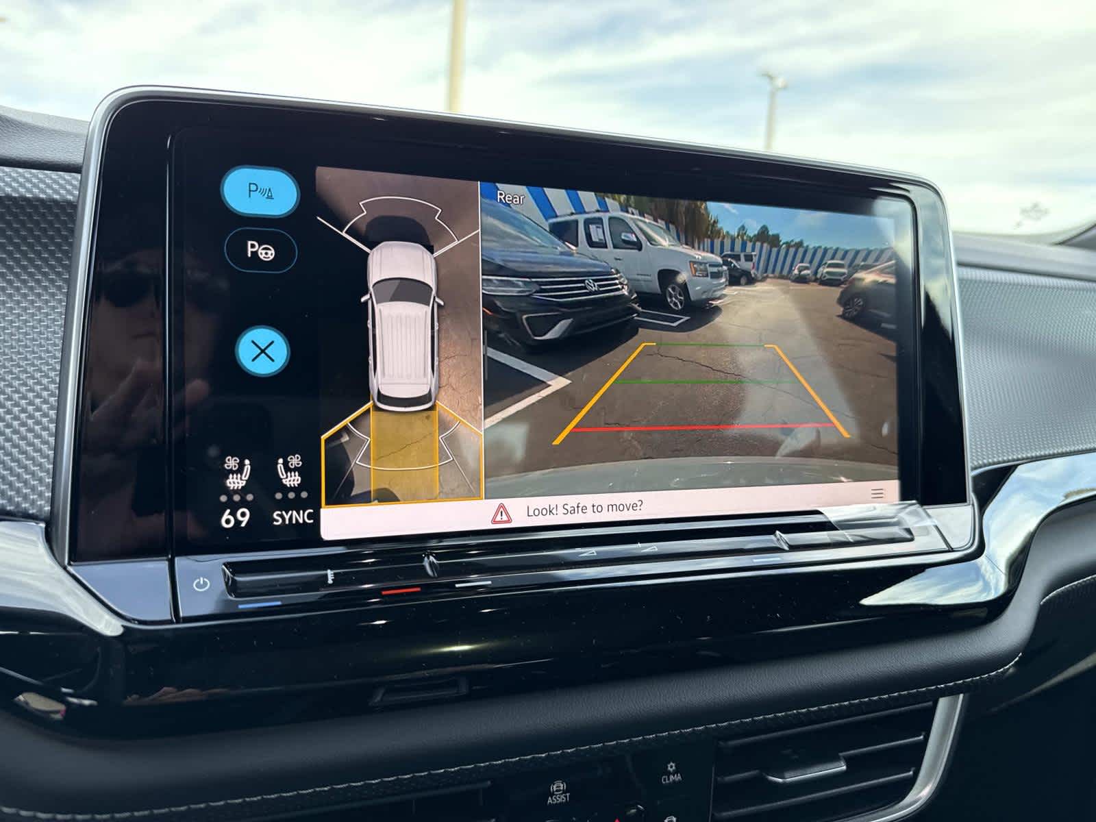 2026 Volkswagen Atlas Cross Sport 2.0T SEL Premium R-Line