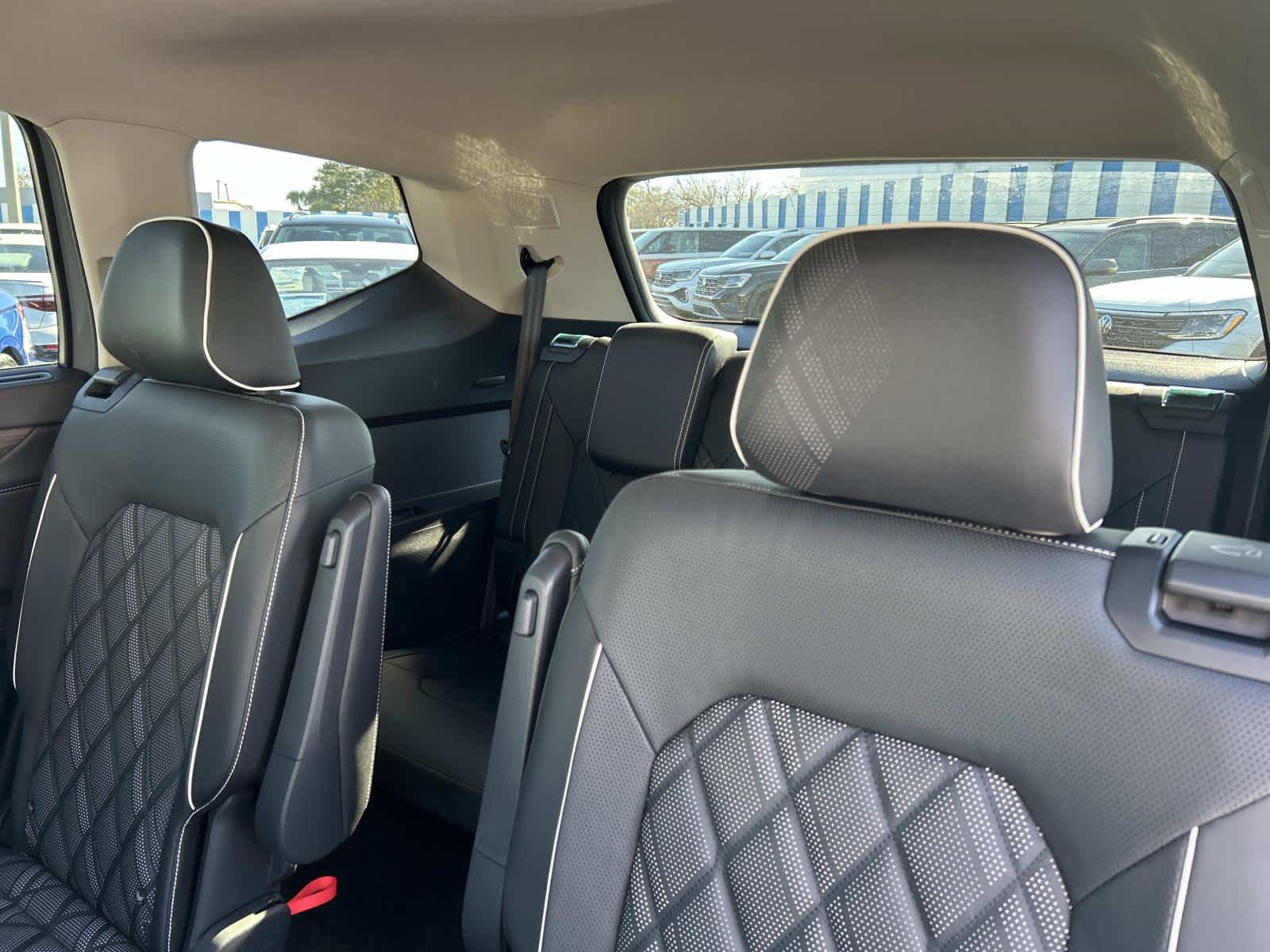 2026 Volkswagen Atlas 2.0T SEL Premium R-Line