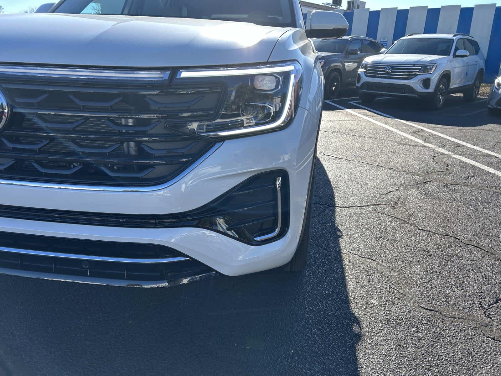 2026 Volkswagen Atlas 2.0T SEL Premium R-Line