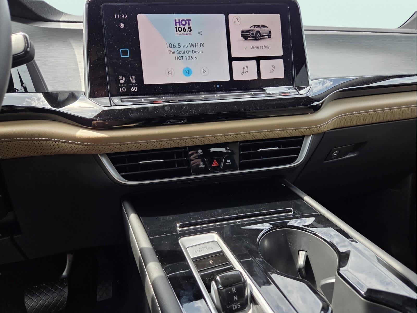 2026 Volkswagen Atlas Cross Sport 2.0T SE w/Technology