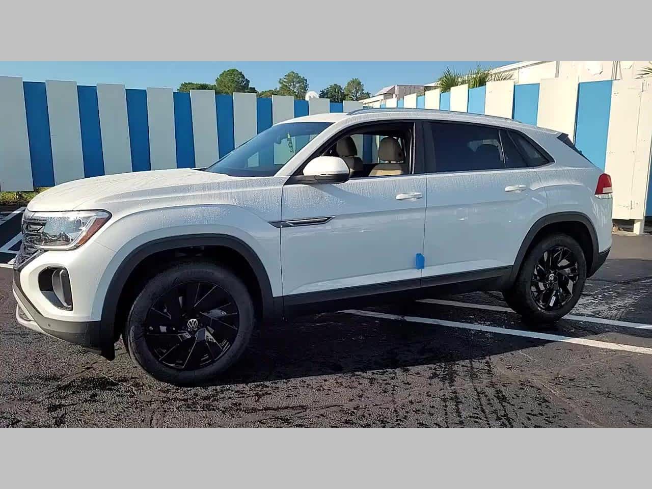 2026 Volkswagen Atlas Cross Sport 2.0T SE w/Technology