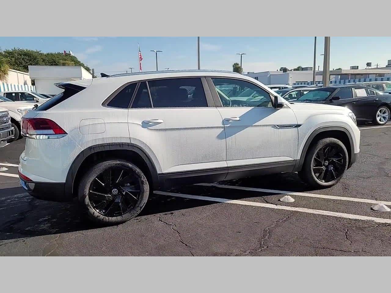 2026 Volkswagen Atlas Cross Sport 2.0T SE w/Technology