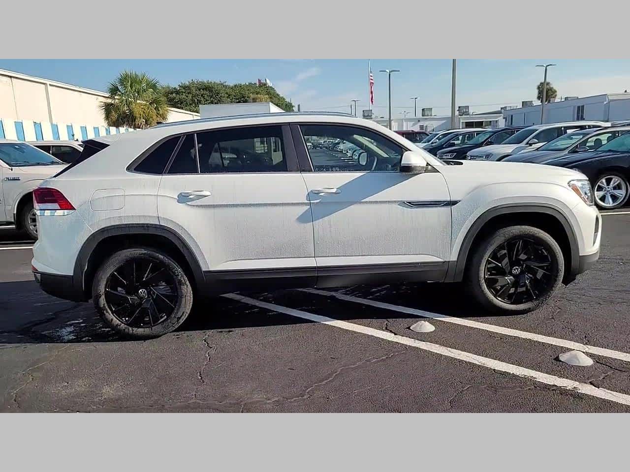 2026 Volkswagen Atlas Cross Sport 2.0T SE w/Technology