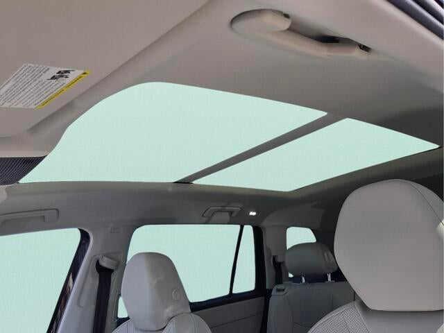 2027 Volkswagen Atlas SE w/Technology