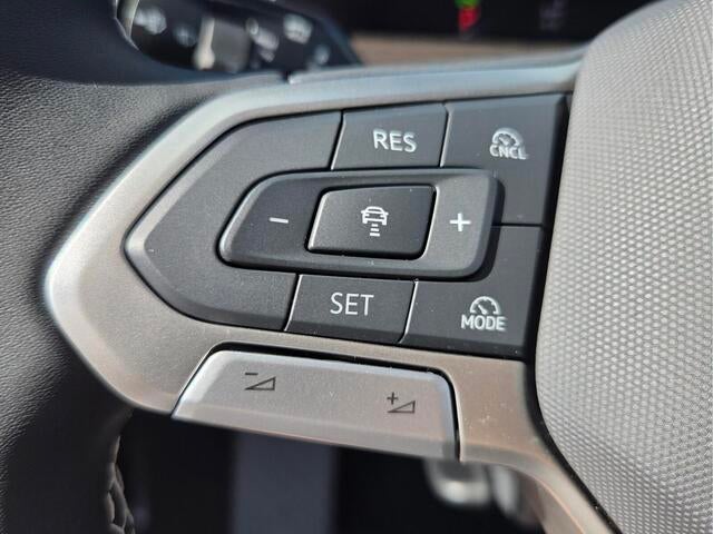 2027 Volkswagen Atlas SE w/Technology
