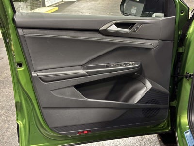 2026 Volkswagen Taos SE Black