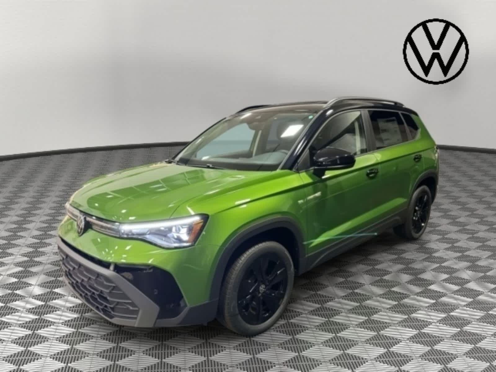 2026 Volkswagen Taos SE Black