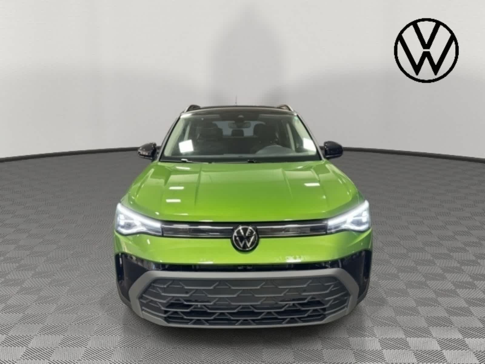 2026 Volkswagen Taos SE Black