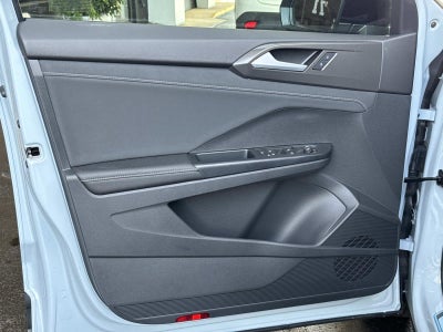 2026 Volkswagen Taos SE Black