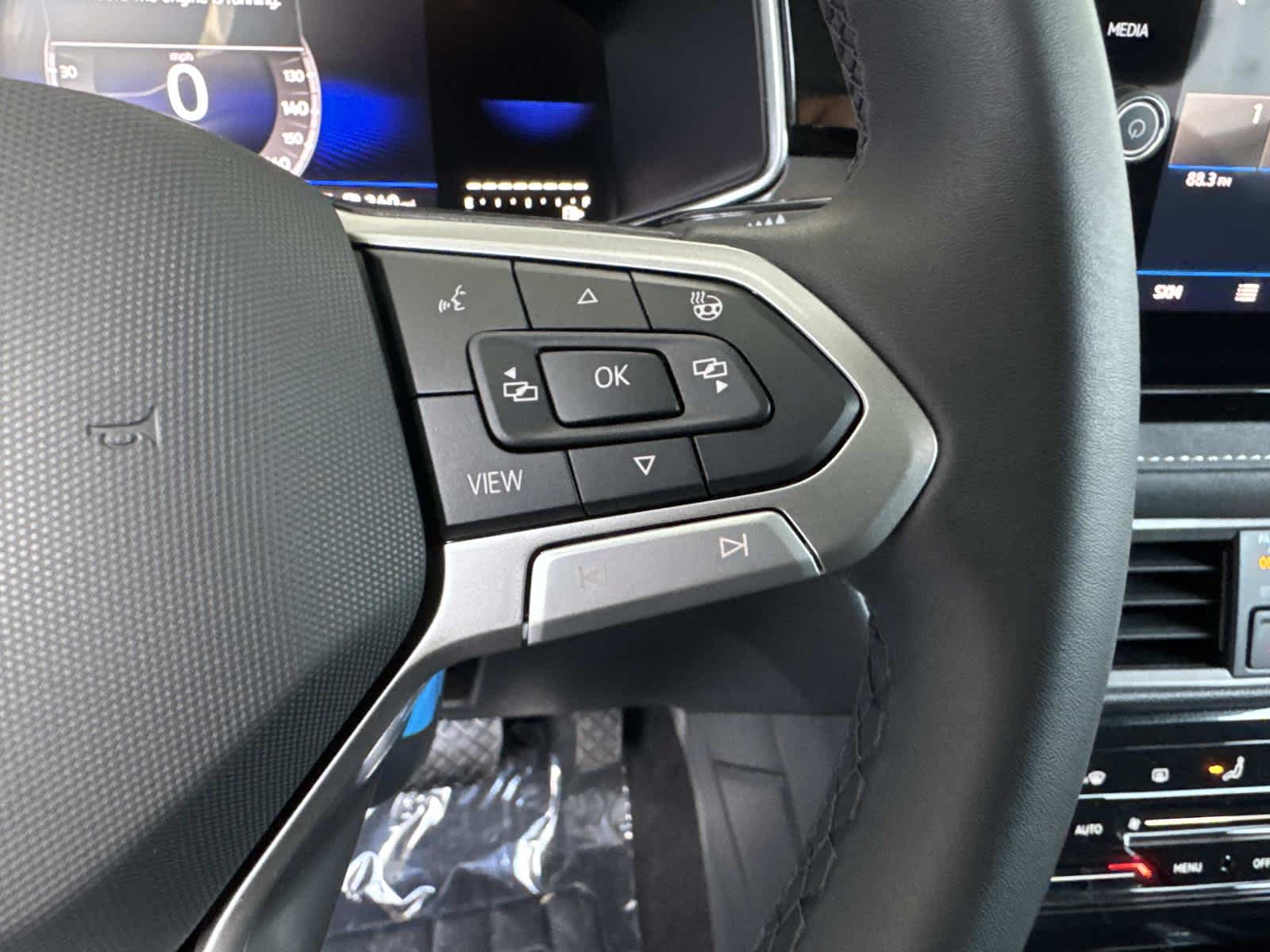 2026 Volkswagen Taos SE Black