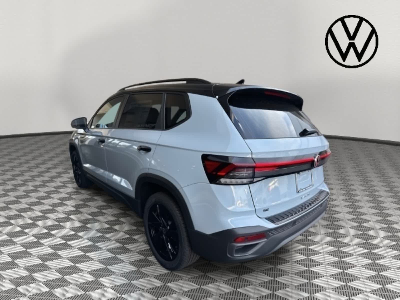 2026 Volkswagen Taos SE Black