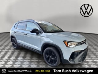 2026 Volkswagen Taos SE Black