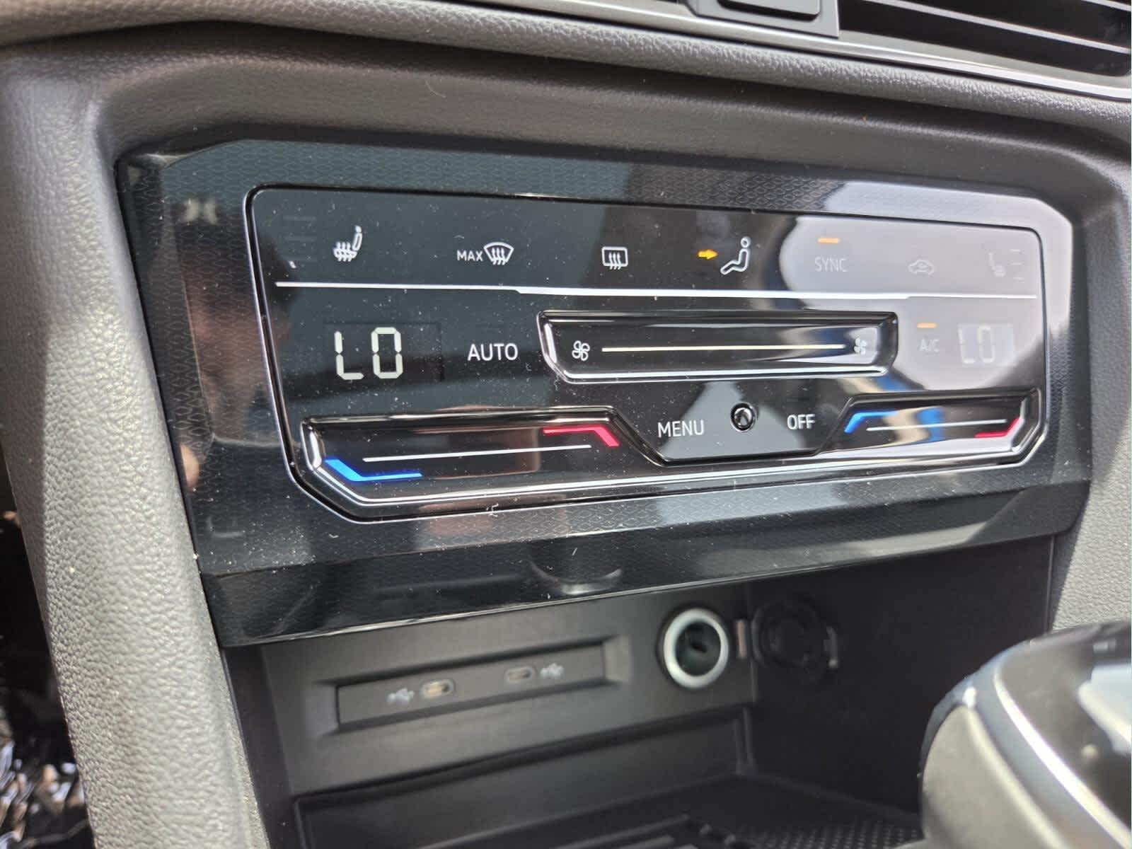2026 Volkswagen Taos SE Black