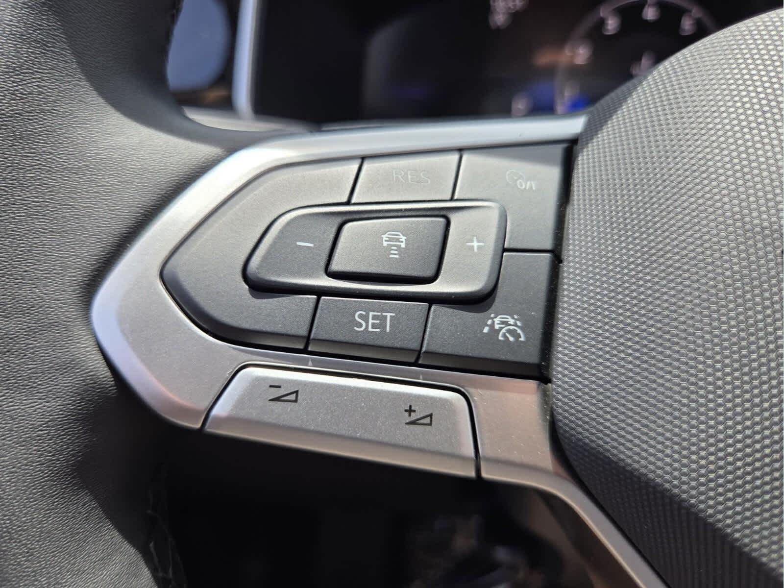 2026 Volkswagen Taos SE Black