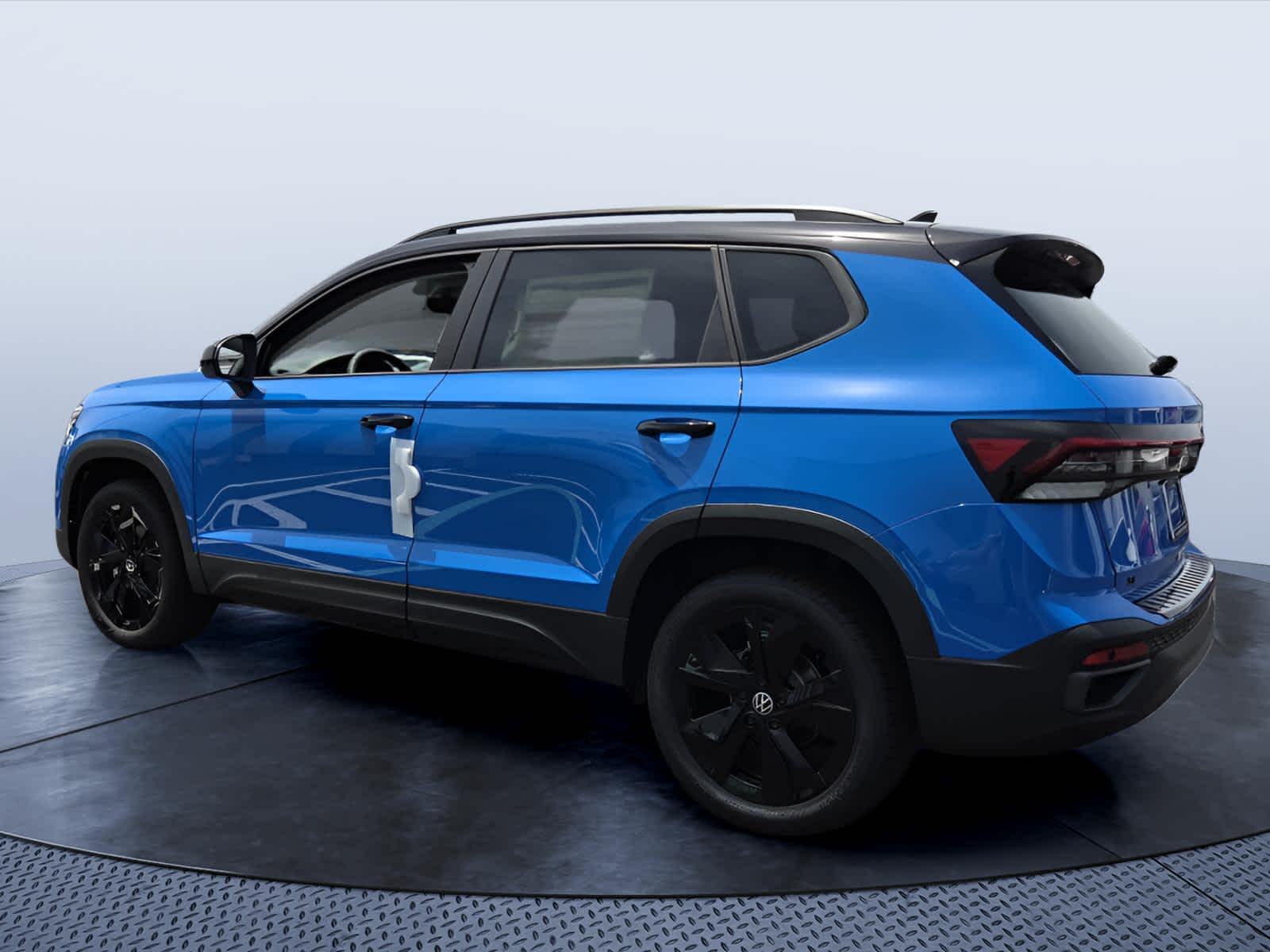 2026 Volkswagen Taos SE Black