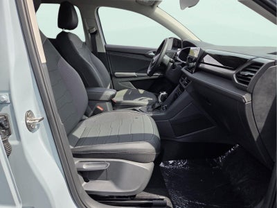 2026 Volkswagen Taos SE Black
