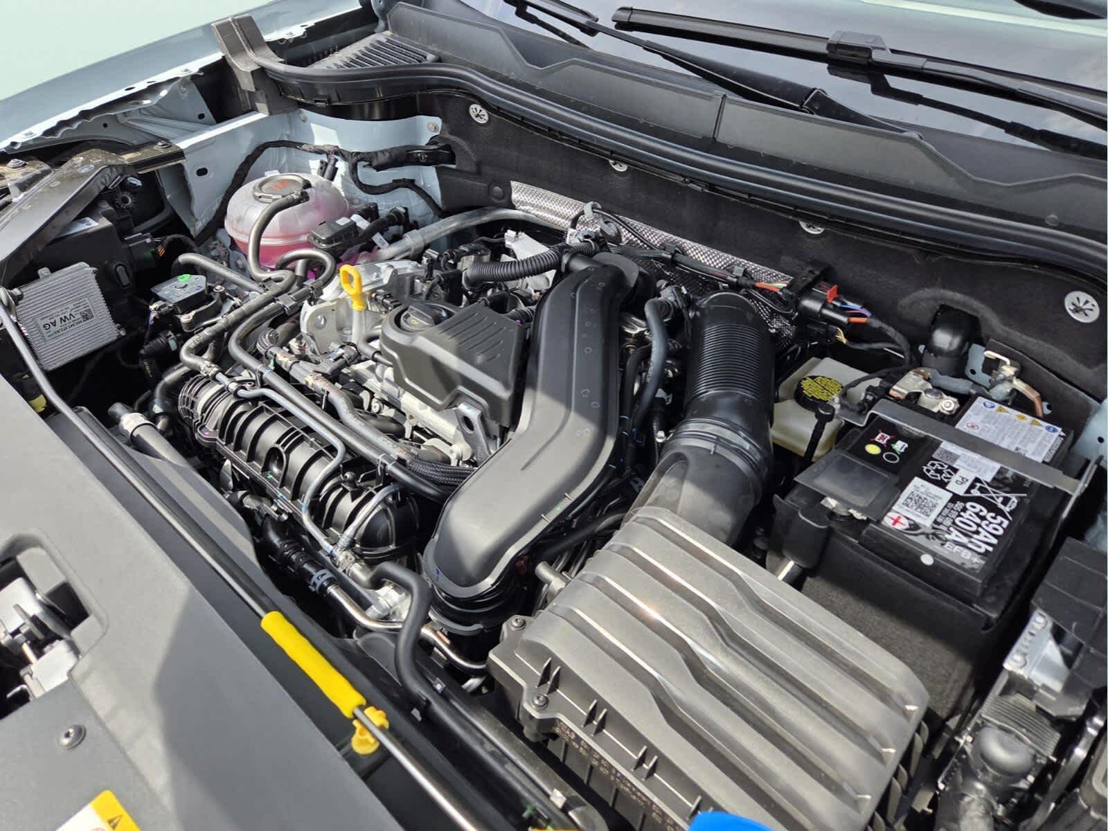 2026 Volkswagen Taos SE Black