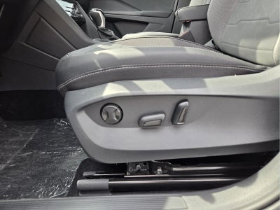 2026 Volkswagen Taos SE Black