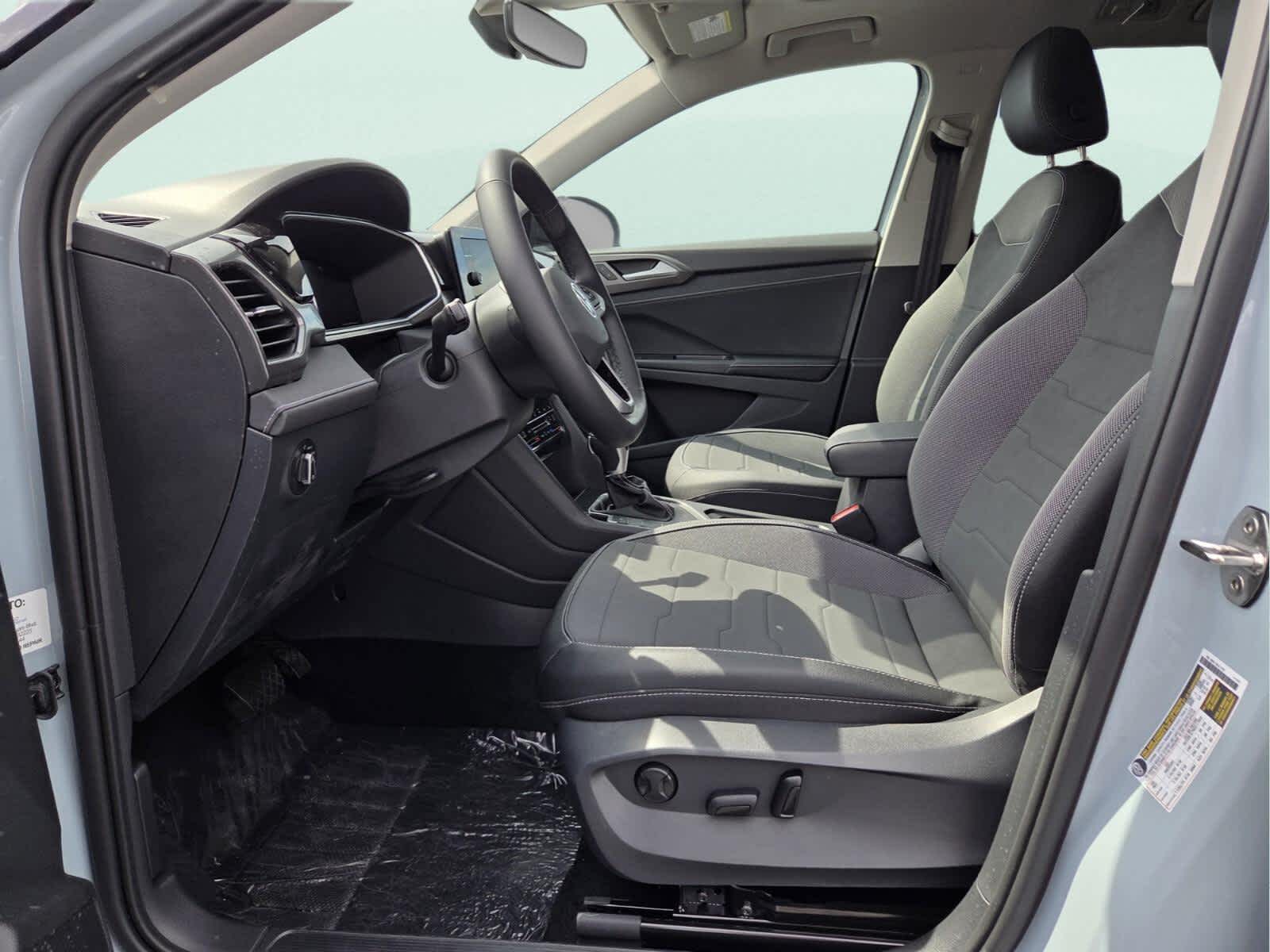 2026 Volkswagen Taos SE Black