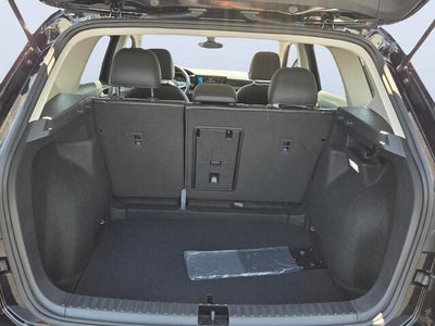 2026 Volkswagen Taos SE Black