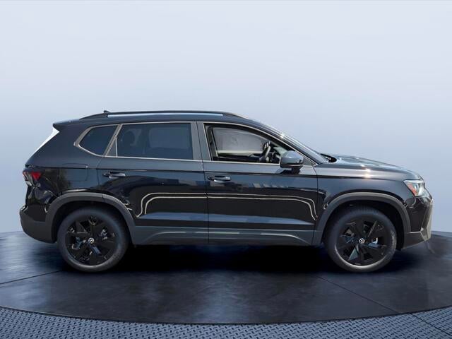 2026 Volkswagen Taos SE Black
