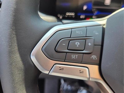 2026 Volkswagen Taos SE Black