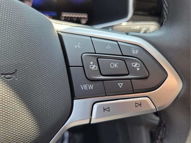 2026 Volkswagen Taos SE Black