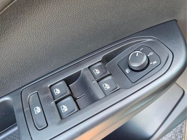 2026 Volkswagen Taos SE Black