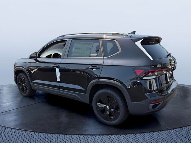 2026 Volkswagen Taos SE Black