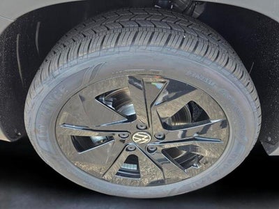 2026 Volkswagen Taos SE Black