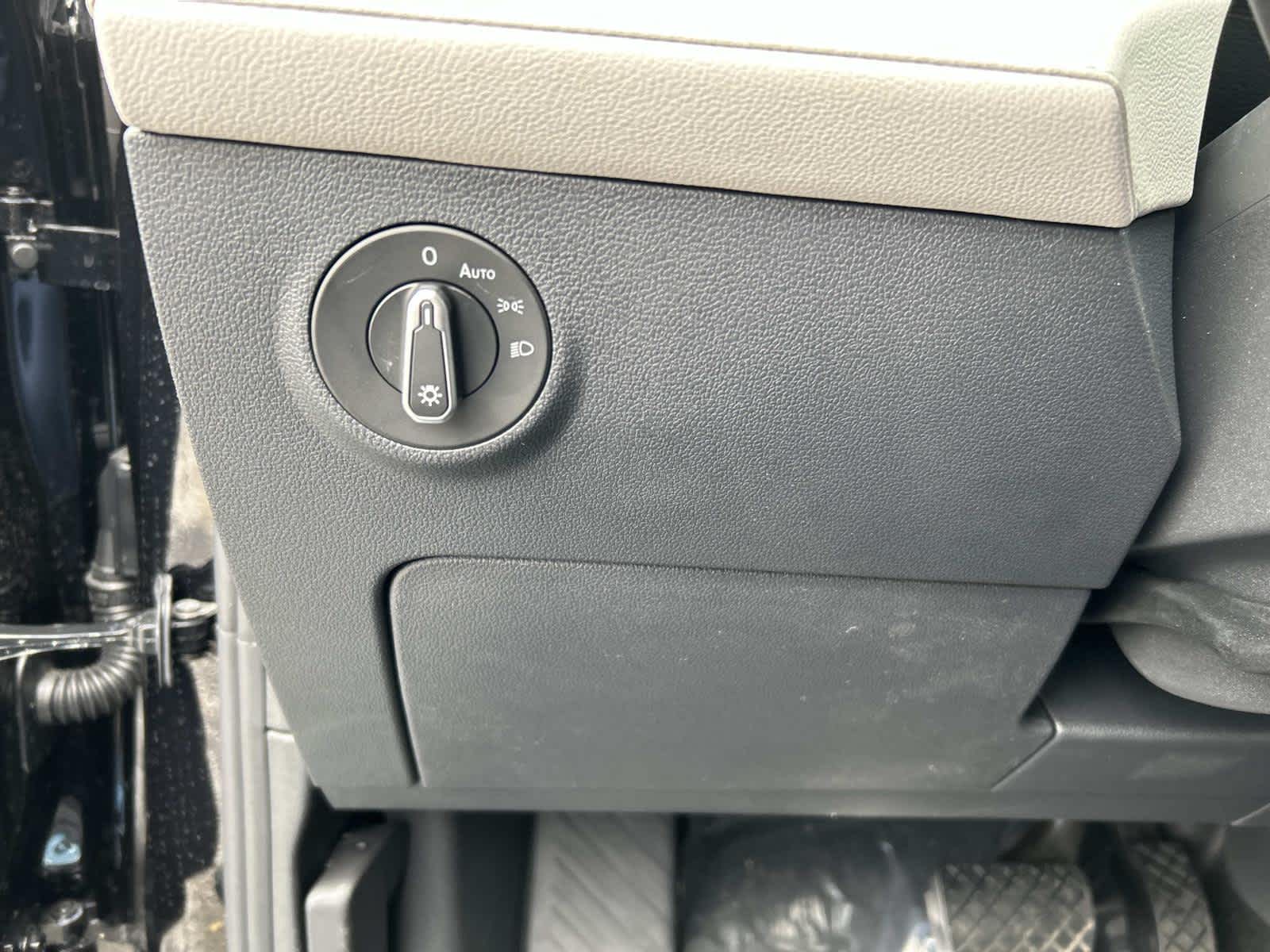 2026 Volkswagen Taos SEL