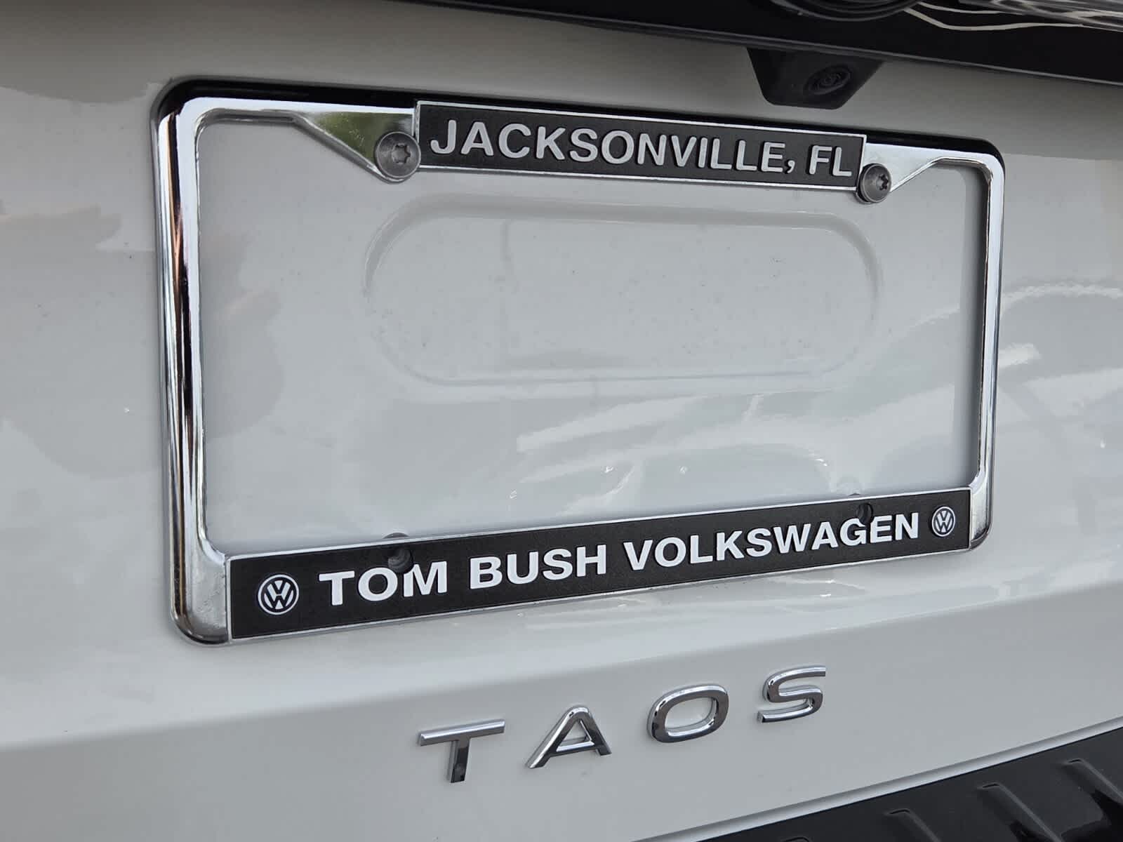 2026 Volkswagen Taos SE
