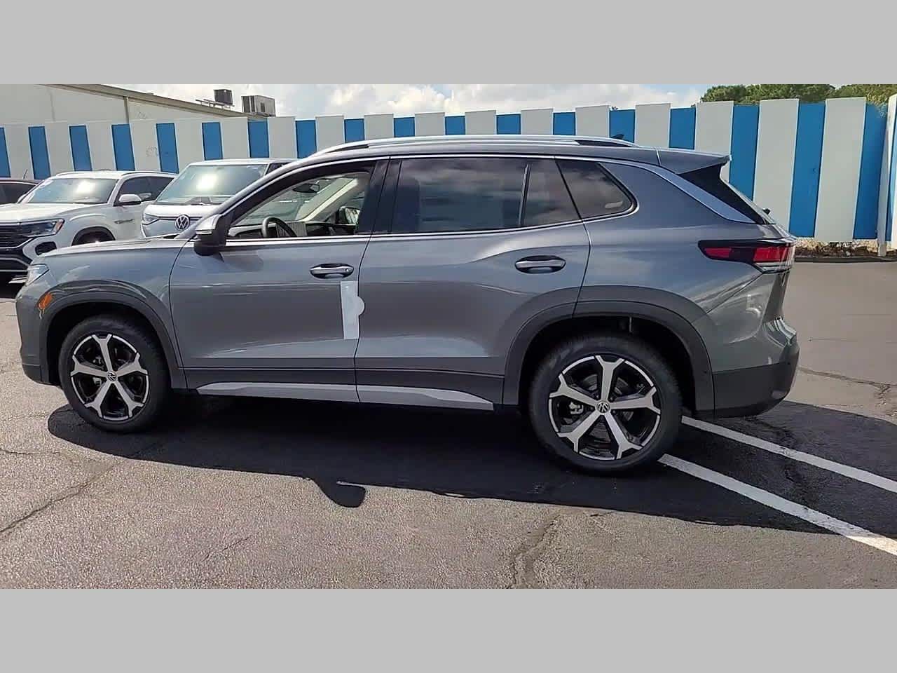 2025 Volkswagen Tiguan SE